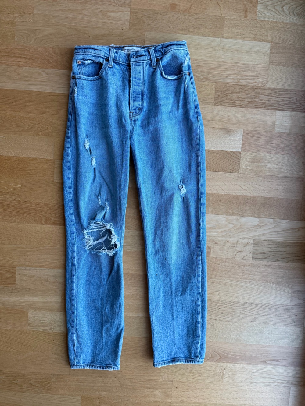 Abercrombie & Fitch “The Dad” High-Rise Distressed Women's Jeans